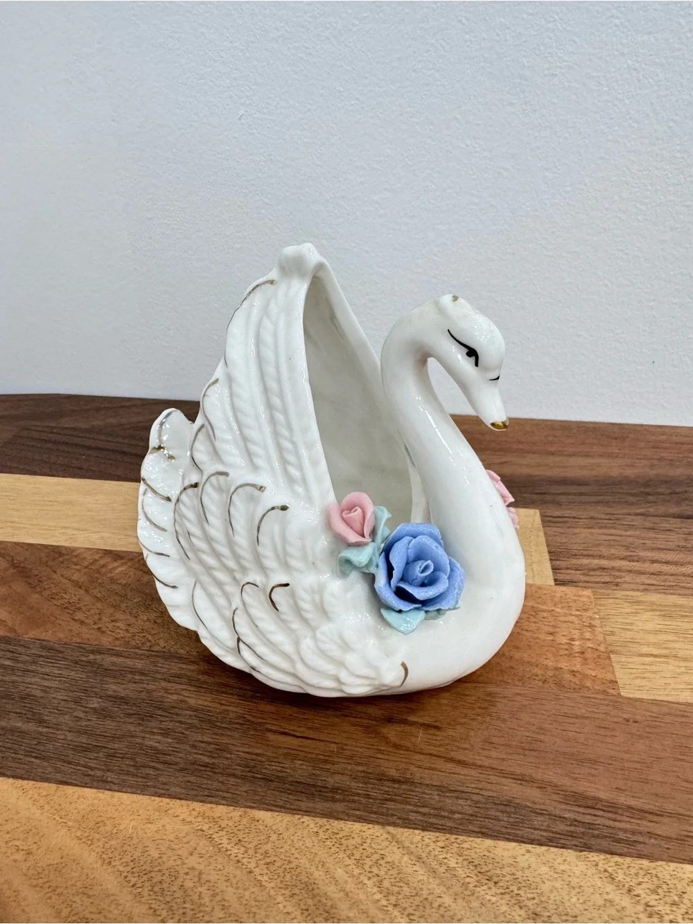 Vintage porcelain Swan Cottage core shabby chic  figurine trinket ring dish